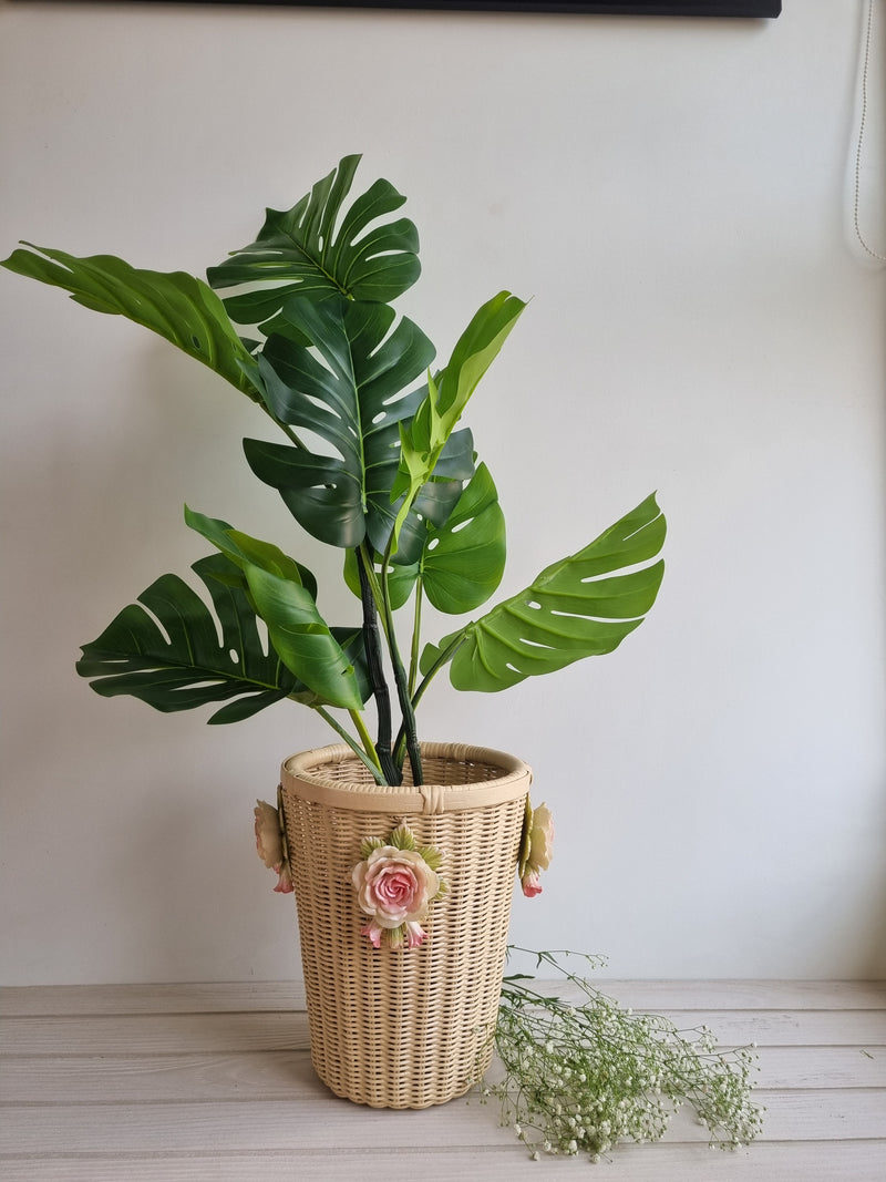 The Rosy-hazel Wicker Planter