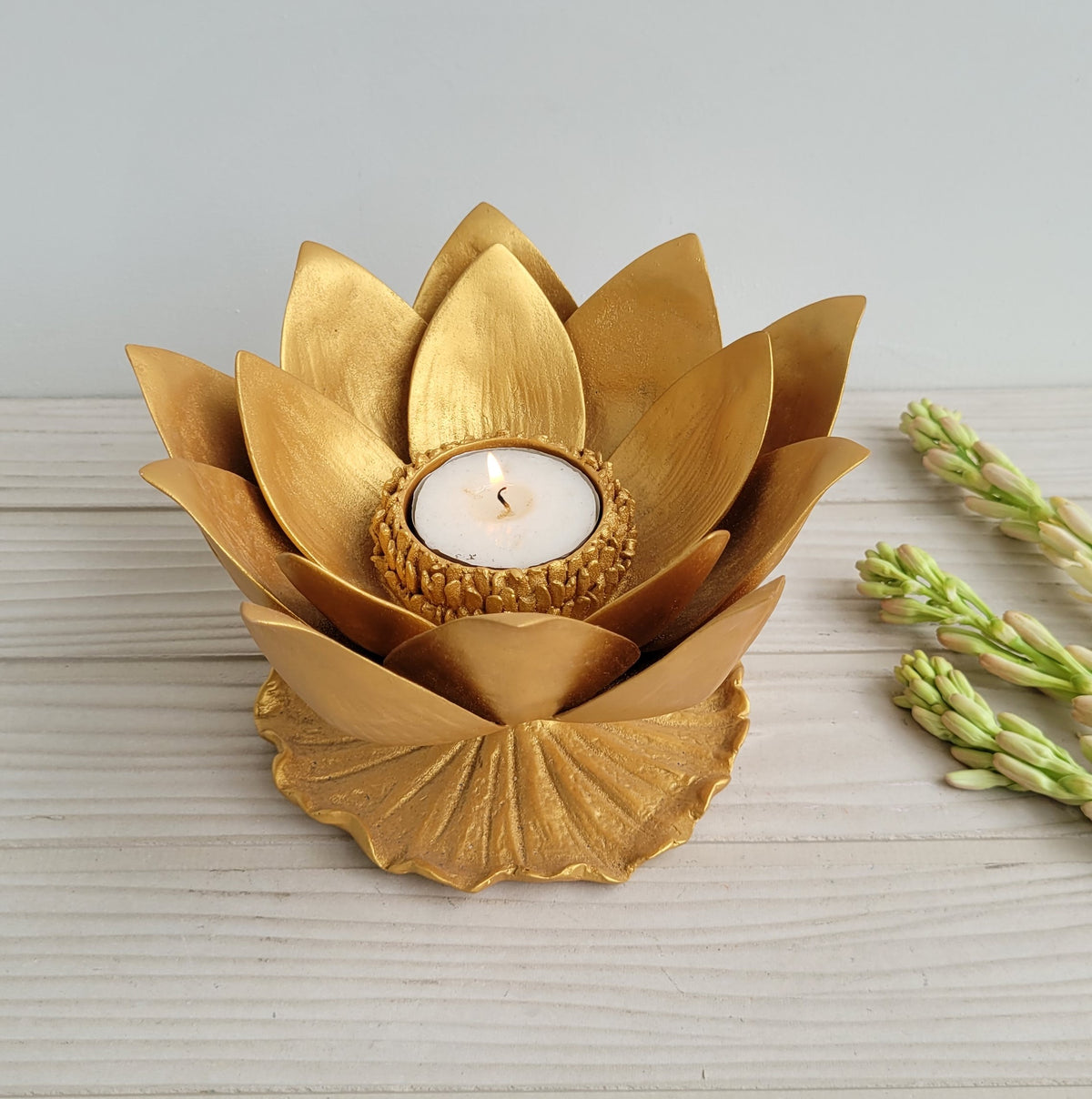 Golden-royal Lotus Tealight Holder (M)