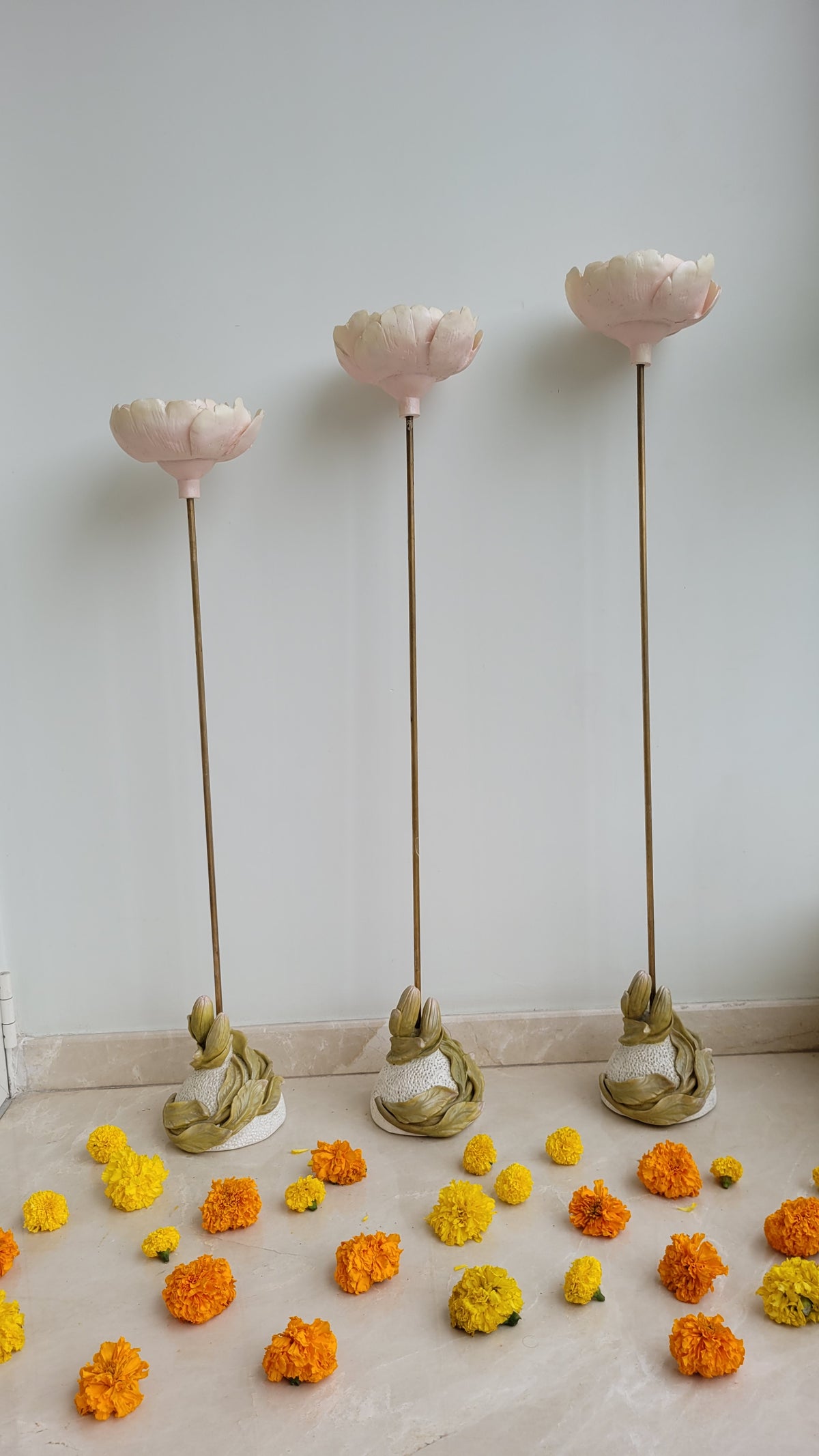 Perched Floret Tealight Stand (L)