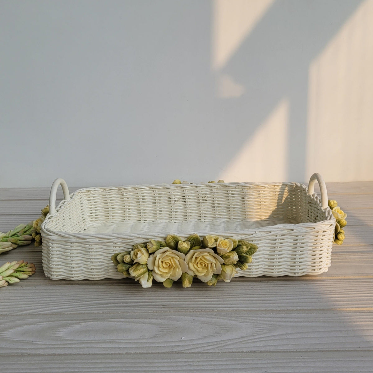 Ivory Rosa-Metallic Basket (M)