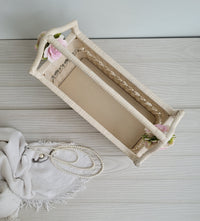 The Floret Magazine Rack