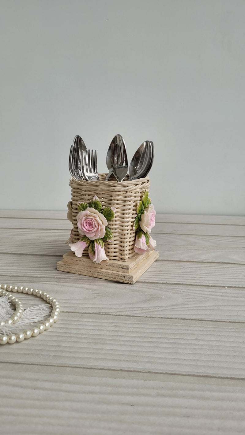 The floret Cane pen & cutlery stand