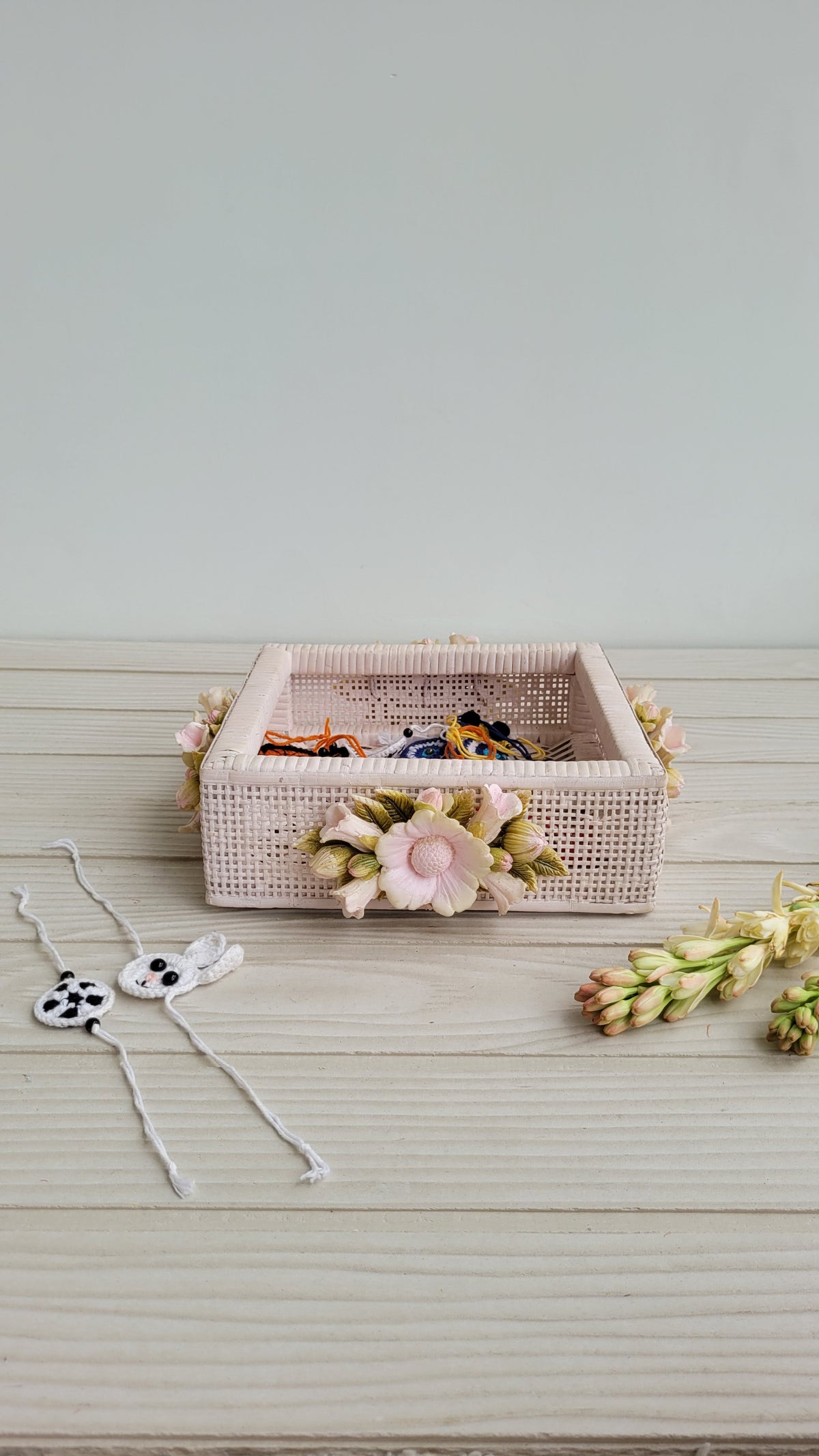 Lemonade Wreathed Cane Tray