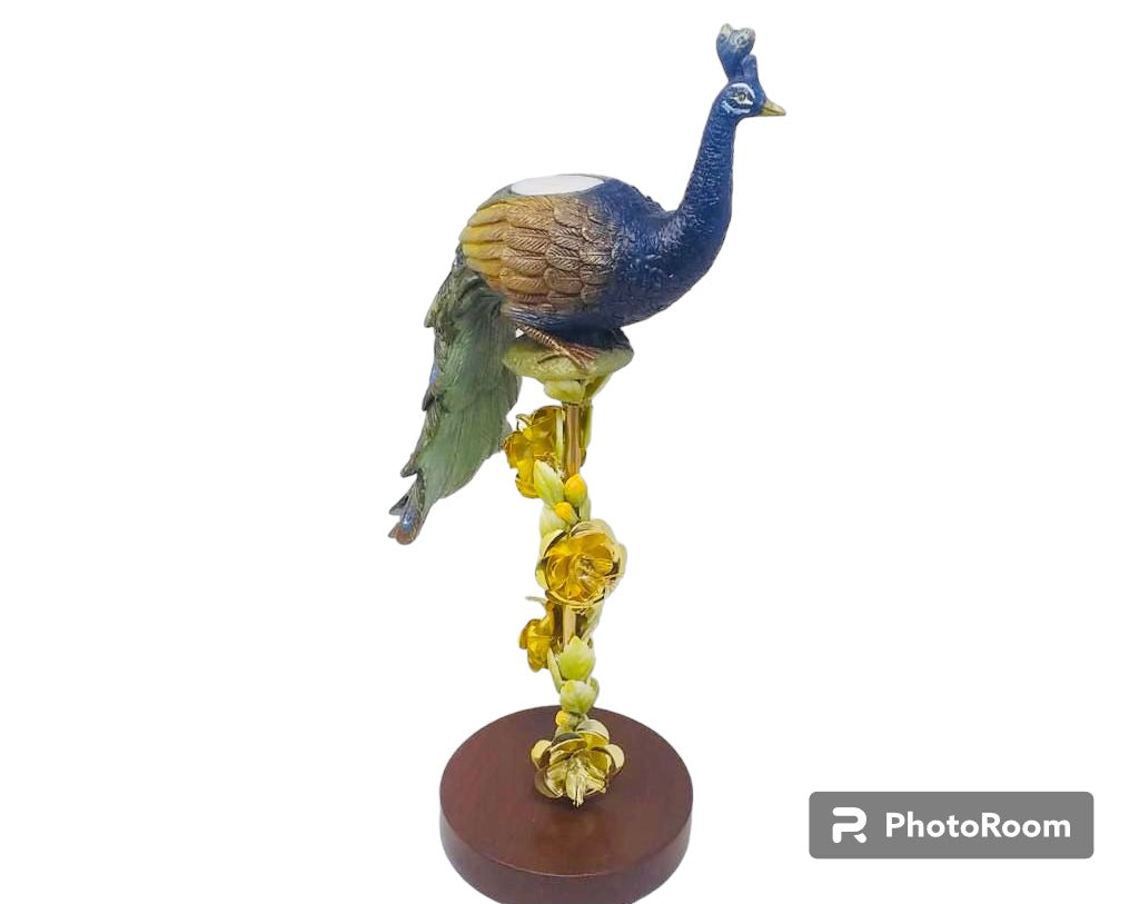 The Roosted Peahen Tealight