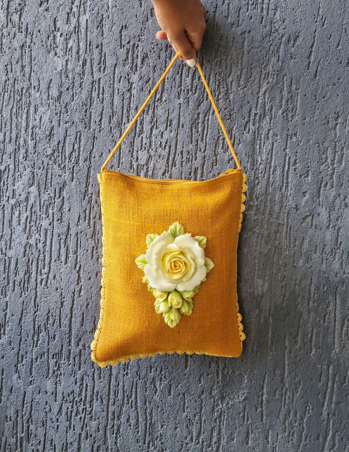 The Daffodil Sling