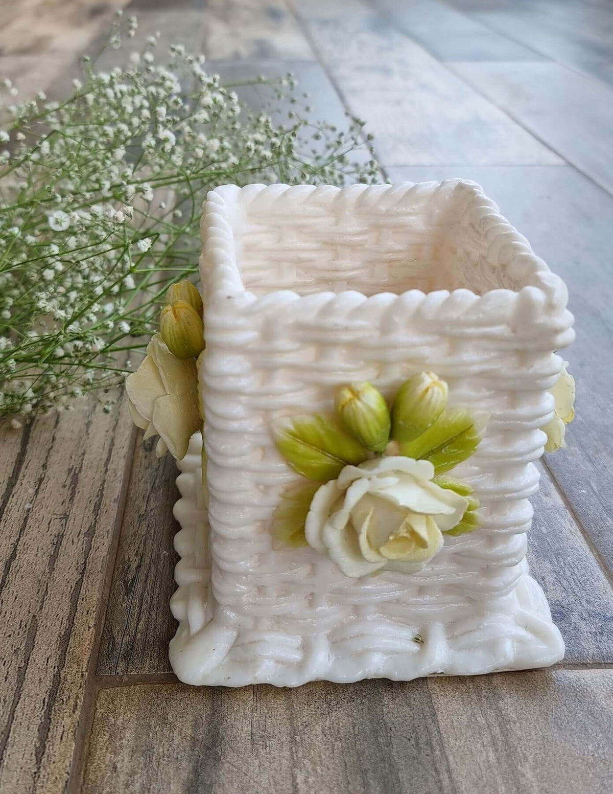 Ivory Rosette Pen Stand