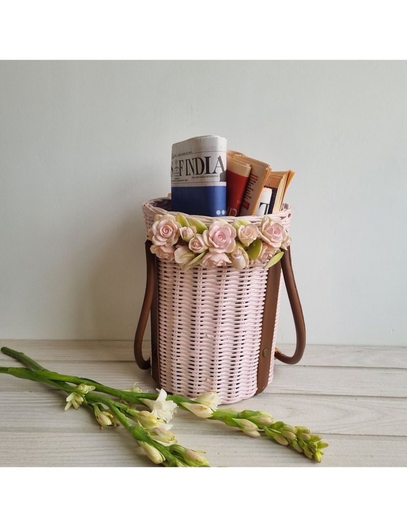 "Wreath-Leathered Rosy Basket (M)