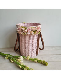 "Wreath-Leathered Rosy Basket (M)